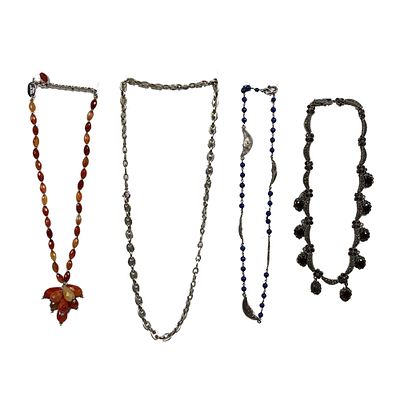 LOTTO DI BIGIOTTERIA VARIA - LOTTO DI BIGIOTTERIA VARIA COMPOSTA DA 4 collane 3 bracciali 1 coppia 