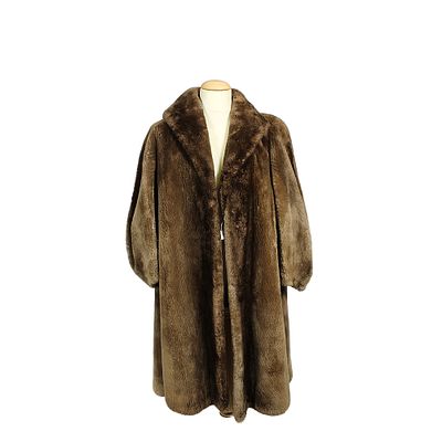 AMPIA PELLICCIA DI CASTORINO RASATO - AMPIA PELLICCIA DI CASTORINO RASATO colore marrone medio con 