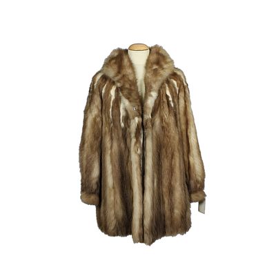 PELLICCIA IN VOLPE ROSSA - PELLICCIA IN VOLPE ROSSA con sfumature dorate e color crema. Collo 