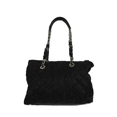 PRADA, BORSA - PRADA, BORSA in nylon trapuntato nero con doppi manici in pelle e catena metallica 