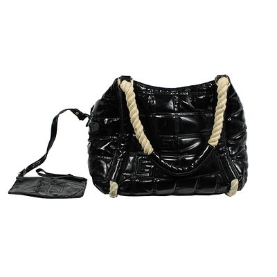 GIVENCHY, BORSA - GIVENCHY, BORSA in vernice nera con superficie lucida che presenta leggere 