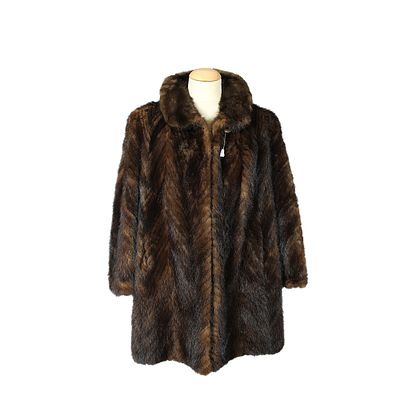 ELEGANTE PELLICCIA IN VISONE NATURALE MARRONE - ELEGANTE PELLICCIA IN VISONE NATURALE MARRONE 