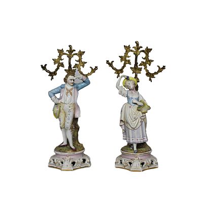 COPPIA DI CANDELABRI - COPPIA DI CANDELABRI in porcellana policroma e bronzo cesellato e dorato 