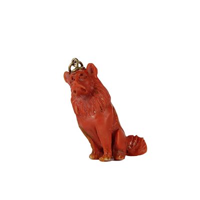 SCULTURA - SCULTURA in corallo raffigurante cane montata a ciondolo manifattura italiana XIX/XX 