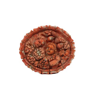 PLACCA - PLACCA in corallo sardo scolpito ad alto rilievo raffigurante putti maestranze italiane 