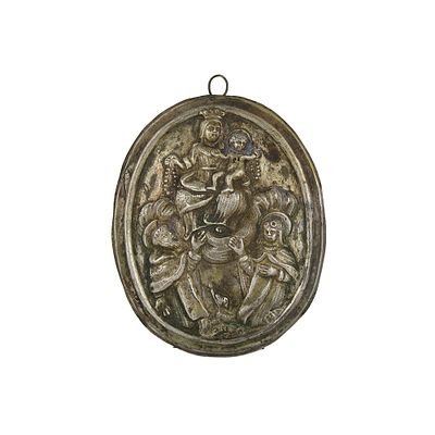 PLACCA - PLACCA in argento sbalzato e finemente cesellato raffigurante madonna del rosario 