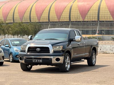 Toyota Tundra 2006. 93,193 Km. Transmission: Autom&aacute;tico
Engine: Gasolina.
Localiza&ccedil;&atilde;o: Est&aacute;dio 