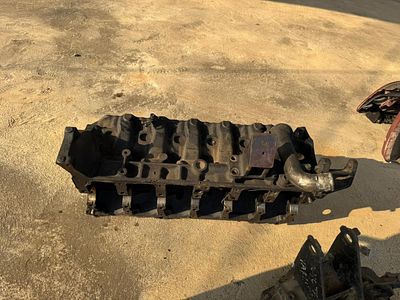 Toyota Land Cruiser. 
Localiza&ccedil;&atilde;o: Est&aacute;dio 11 de Novembro, port&atilde;o n&uacute;mero 1.
Motor 1 HZ stand, e 