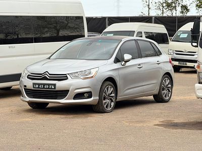 Citroen C4 2013. . Transmission: Autom&aacute;tico
Engine: Gasolina.
Localiza&ccedil;&atilde;o: Est&aacute;dio 11 de 