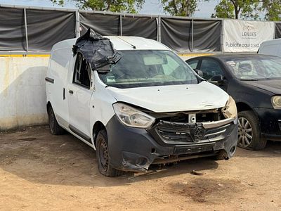 Renault Dokker 2013. . Transmission: Manual
Engine: Gasolina.
Localiza&ccedil;&atilde;o: Est&aacute;dio 11 de 