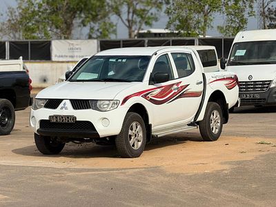 Mitsubishi L200 2008. . Transmission: Manual
Engine: Diesel.
Localiza&ccedil;&atilde;o: Est&aacute;dio 11 de 