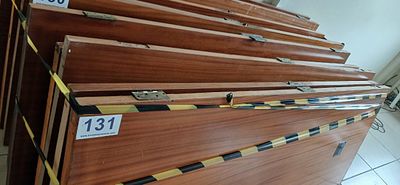 Porta de madeira maci&ccedil;a. 80&times;2,30 m — 5 unidades