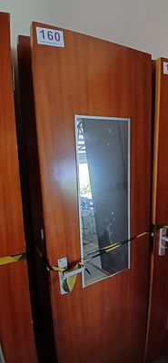 Porta de madeira maci&ccedil;a. 60&times;2,30 m — 6 unidades