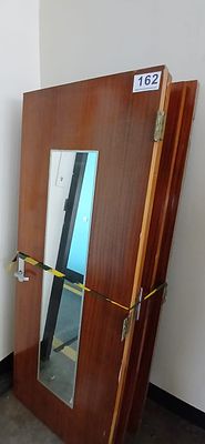 Porta de madeira maci&ccedil;a. 80&times;2,30 m — 4 unidades