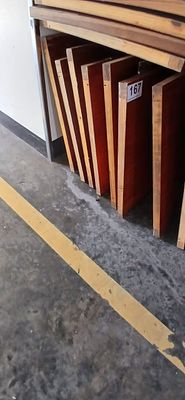 Porta de madeira maci&ccedil;a. 80&times;2,30 m — 6 unidades