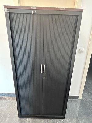 Arm&aacute;rio metal preto c/ porta de persiana 163x80x42Cm(Usado) (1) Unidade