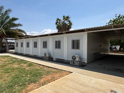 Escrit&oacute;rio Modular, 7 contentores de 40 p&eacute;s. Open space. Aprox. 200m2. Cobertura e aparelhos de 