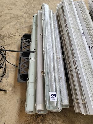 L&acirc;mpada com prote&ccedil;&atilde;o para exterior. 6 unidades