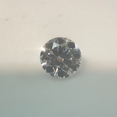 יהלום טבעי עגול 0.71 קראט צבע E ניקיון VS2 מלווה בתעודה בינלאומית מחמירה GIA, מצורפת תמונה של התעודה