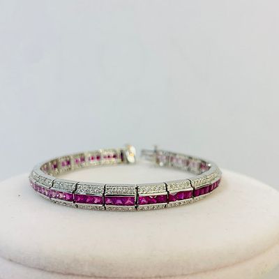 צמיד זהב לבן 14K משובץ 2.10 קראט יהלומים טבעיים 5.50 קראט אבני חן ספיר ורוד מק"ט 426. צמיד זהב 