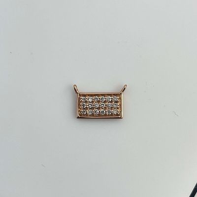 תליון יהלומים קטן מלבני 0.09 קראט צבע F ניקיון VS-SI זהב 14K רוז גולד מק״ט 652. תליון יהלומים 