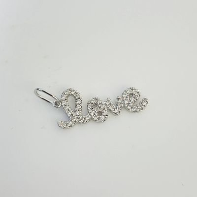 תליון יהלומים טבעיים 0.12 קראט בעיצוב ״Love" צבע F ניקיון VS זהב 14K לבן מק"ט 673. תליון יהלומים 