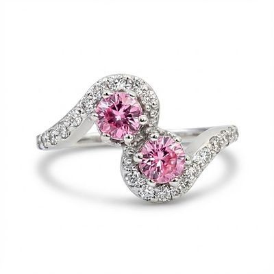 טבעת זהב 18K לבן משובצת אבני טורמלין ורודות טבעיות 0.50 קראט ו0.25 קראט יהלומים טבעיים צבע F 