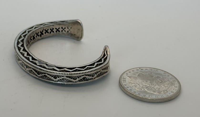 Lot 37: Sunshine Reeves Sterling Silver Cuff