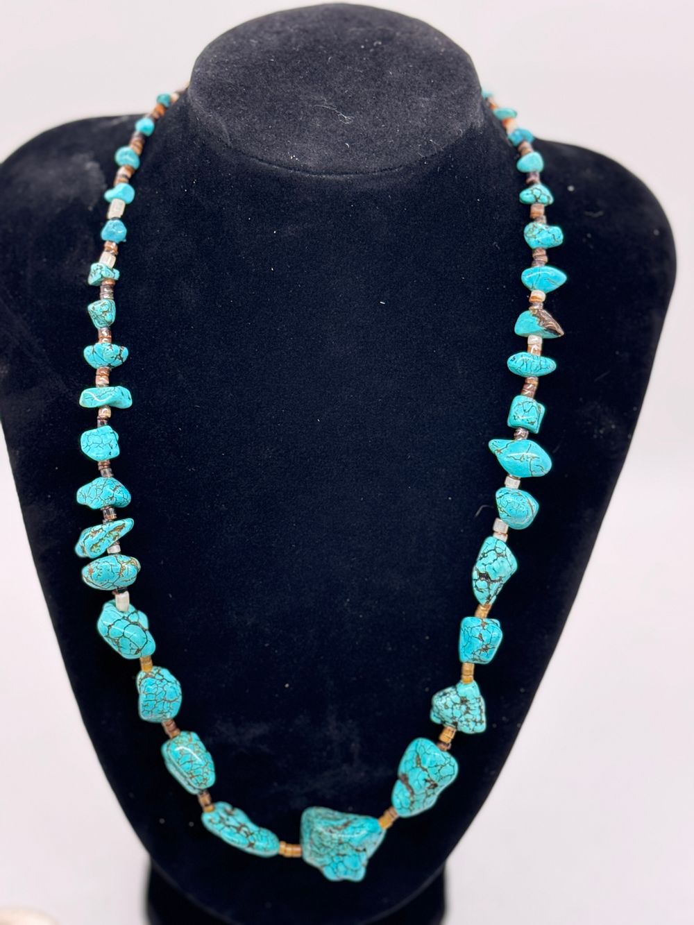 Lot 1: Vintage Kingman Turquoise Nugget Necklace