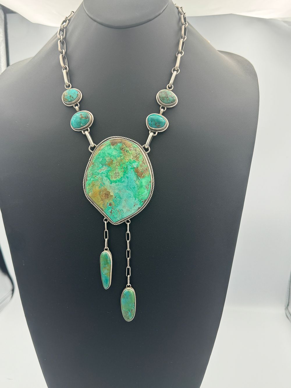 Lot 75: Spectacular Cripple Creek Necklace