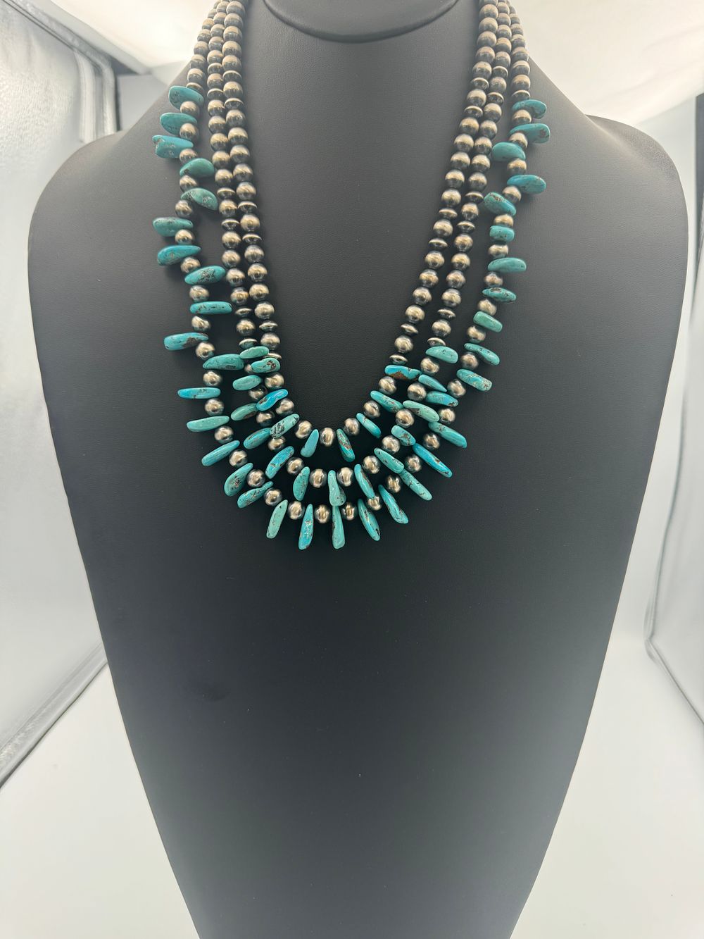 Lot 77: Stunning Navajo Pearl 3 Strand Necklace