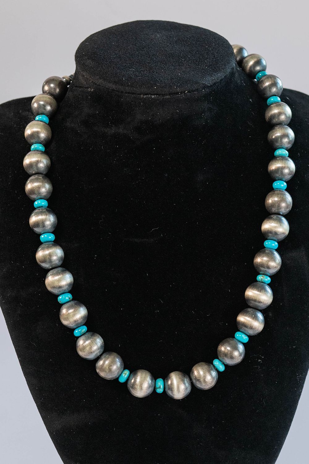 Lot 6A: Navajo Pearl & Sleeping Beauty Turquoise Necklace