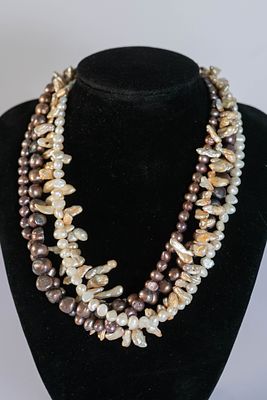 Lovely Freshwater Pearl Necklace. Native American Navajo lovely four strand Freshwater Pearl 