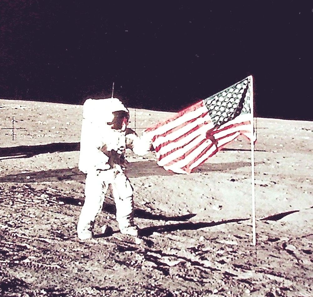 Jacob Tversky Legacy | Auction 8 | Photographs, documents, periodicals and especially books: poetry books with dedications, Judaica, bibliophile books and elegant facsimiles. We continue to add.