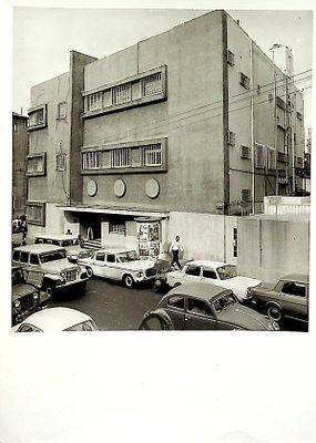תצלום של בנין בנק ישראל 
רח' נחלת בנימין פינת ליליענבלום, תל אביב, מאת מירלין - ירון 
