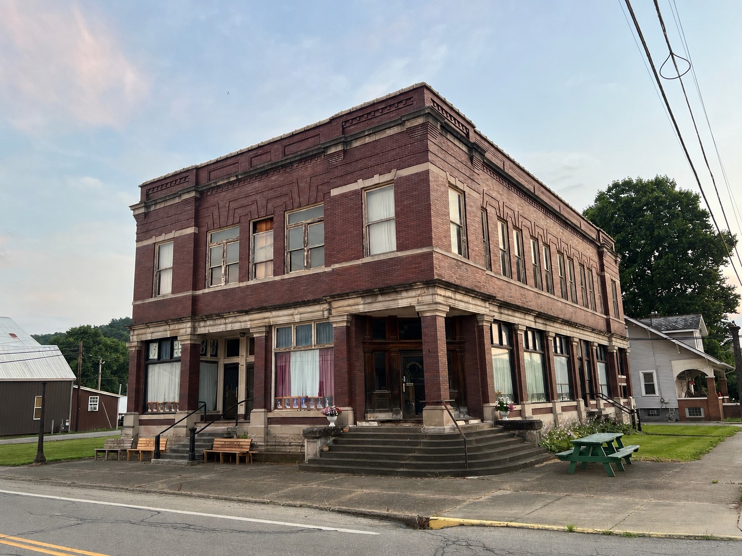 Tyler Faulk Auctioneer, LLC | Auction 082626 | The Quaker City Bank Real Estate Auction