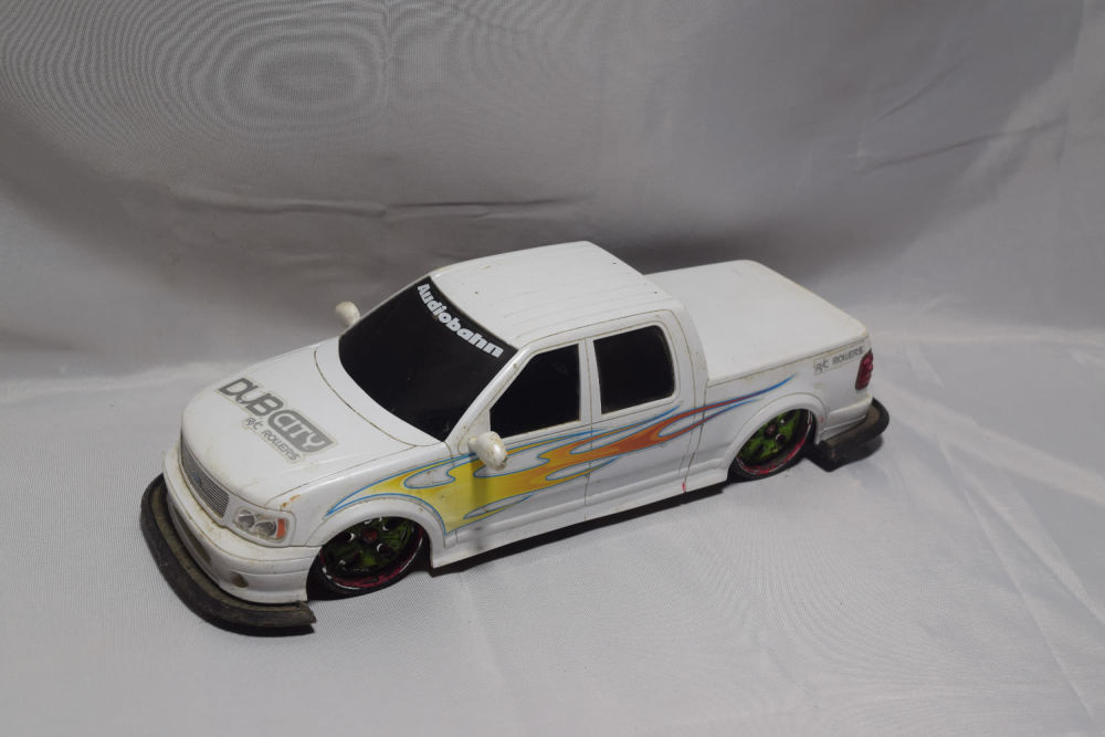 Lot 161: DUBCITY AUDIOBAHN WHITE TRUCK