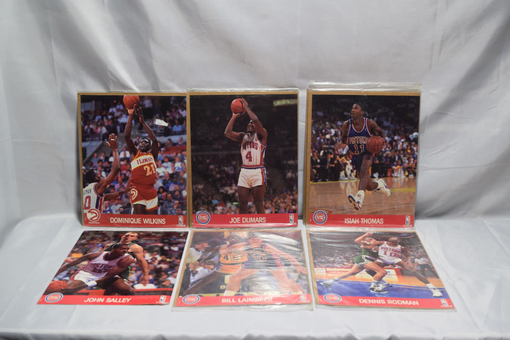 Lot 193: BASKETBALL CARDS LOT