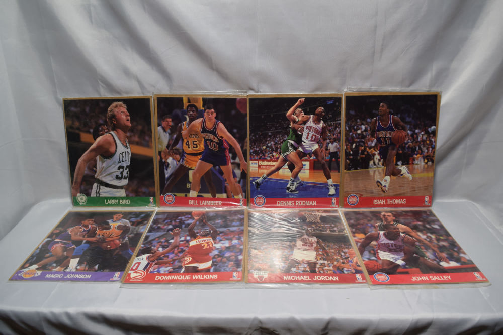 Lot 195: BASKETBALL CARDS LOT