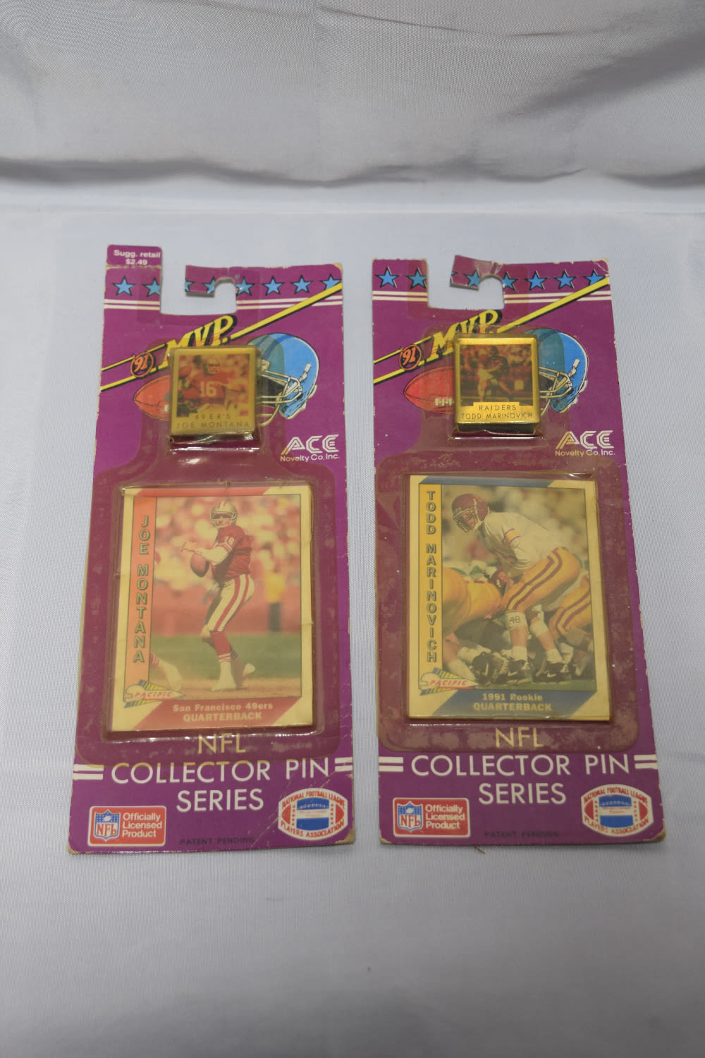 Lot 209: NFL COLLECTOR PIN SERIES