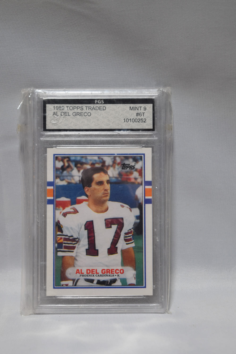Lot 286: 1 GRADED FOOTBALL CARD 1989