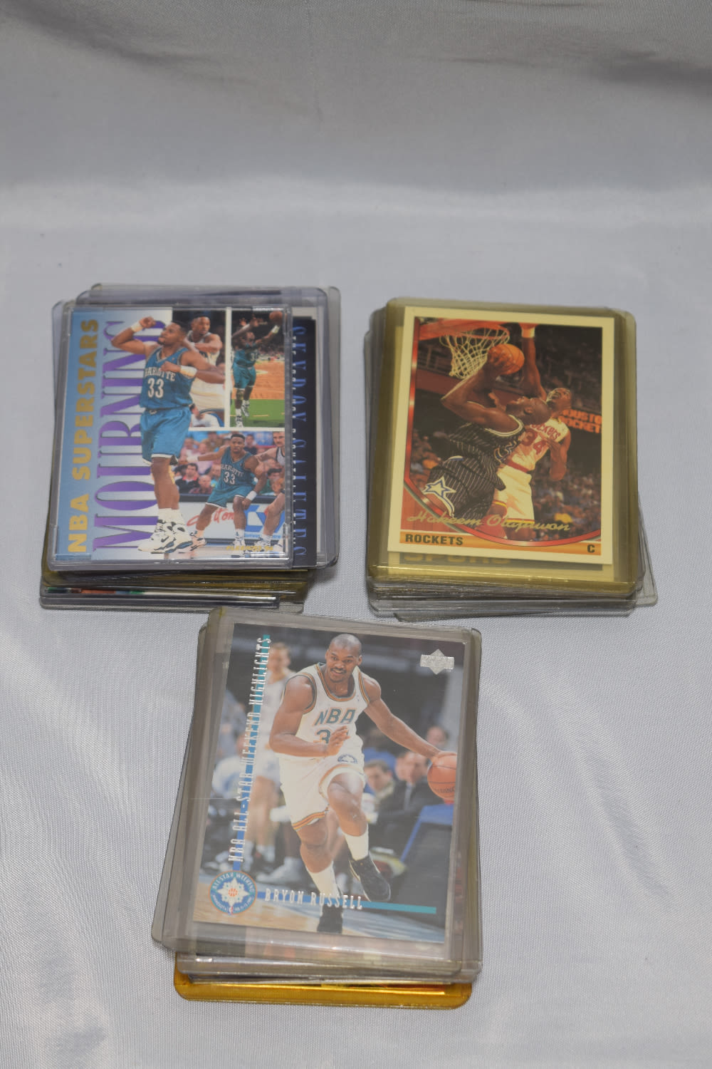 Lot 289: 1994 BASKETBALL CARDS