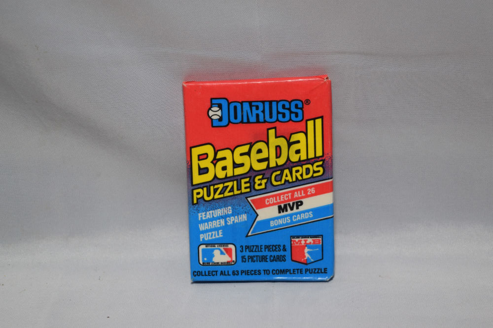 Lot 304: CLOSED PACKAGE DONRUSS BASEBALL CARDS