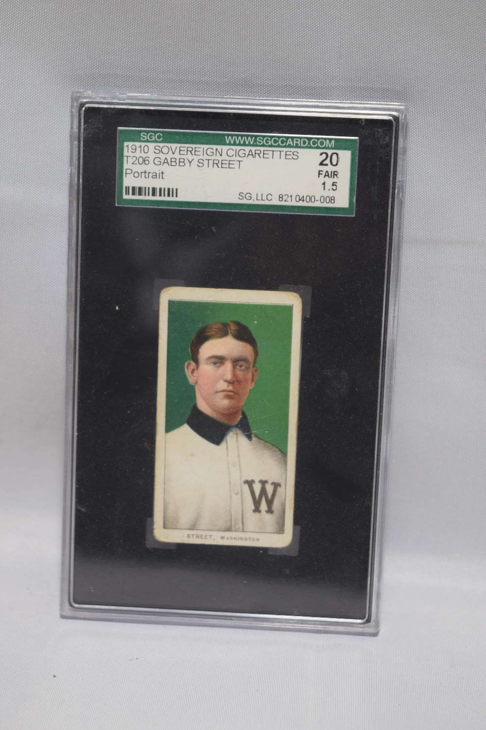 Lot 327: 1910 SOVEREIGN CIGARETTES GABBY STREET