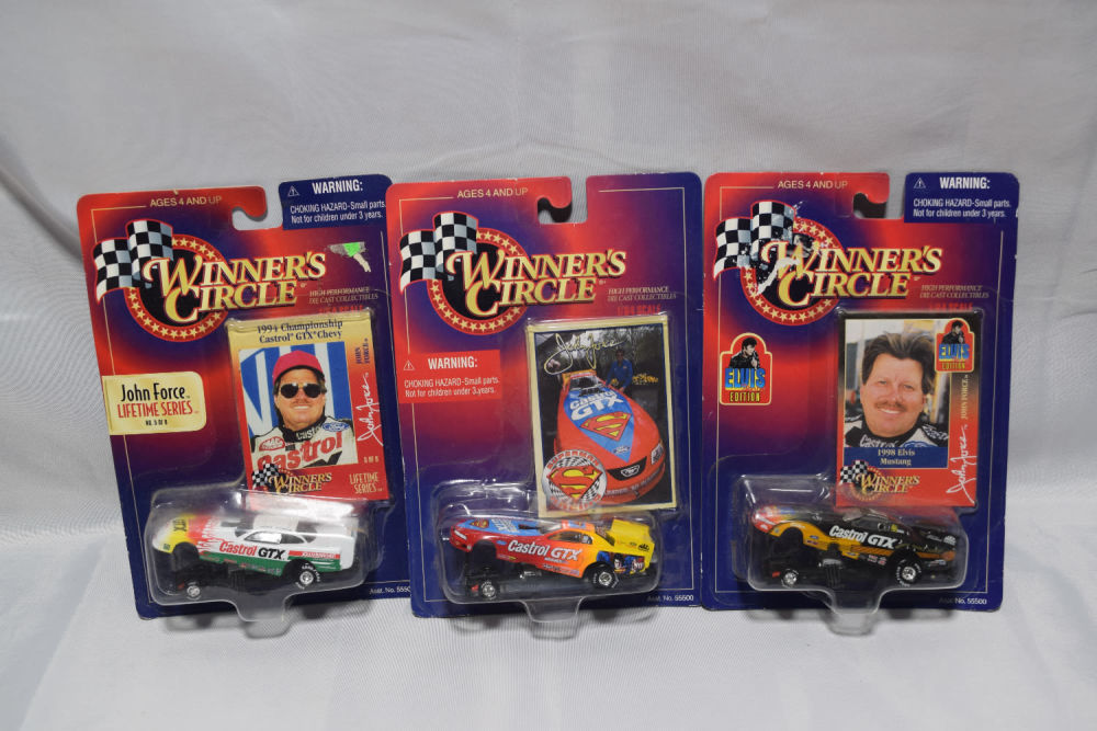 Lot 343: 3 DIE CAST COLLECTIBLES
