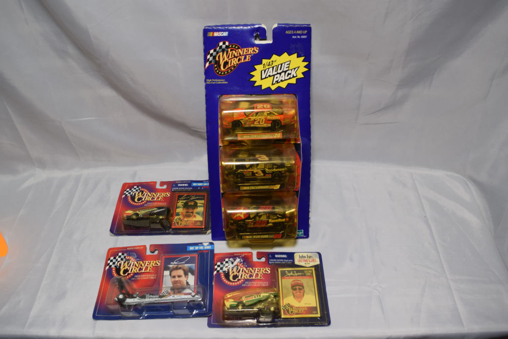 Lot 347: 4 PACKS-DIE CAST WINNER CIRCLE