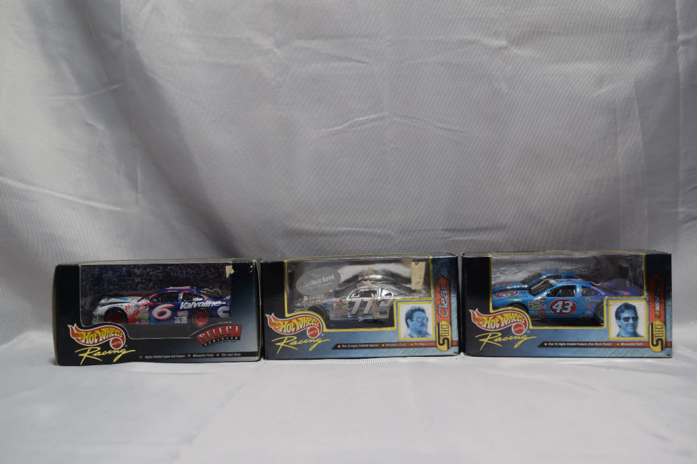 Lot 400: LOT OF 3 STOCK CAR REPLICAS 90S