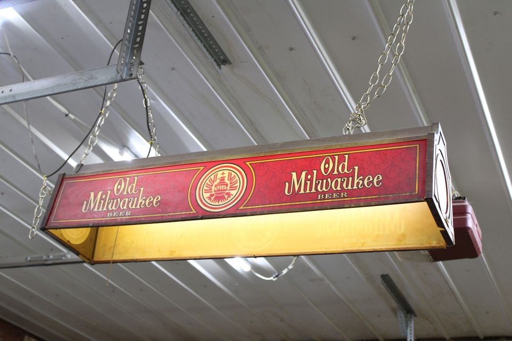 Lot 167: OLD MILWAUKEE BEER HANGING LIGHT