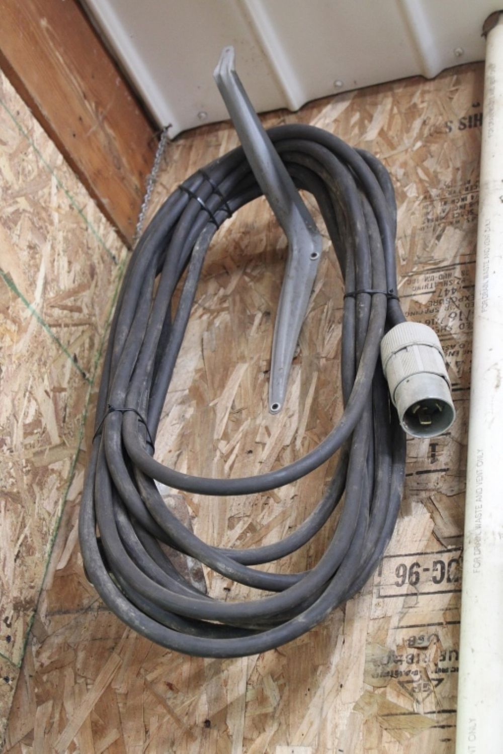 Lot 174: HEAVY DUTY CORD