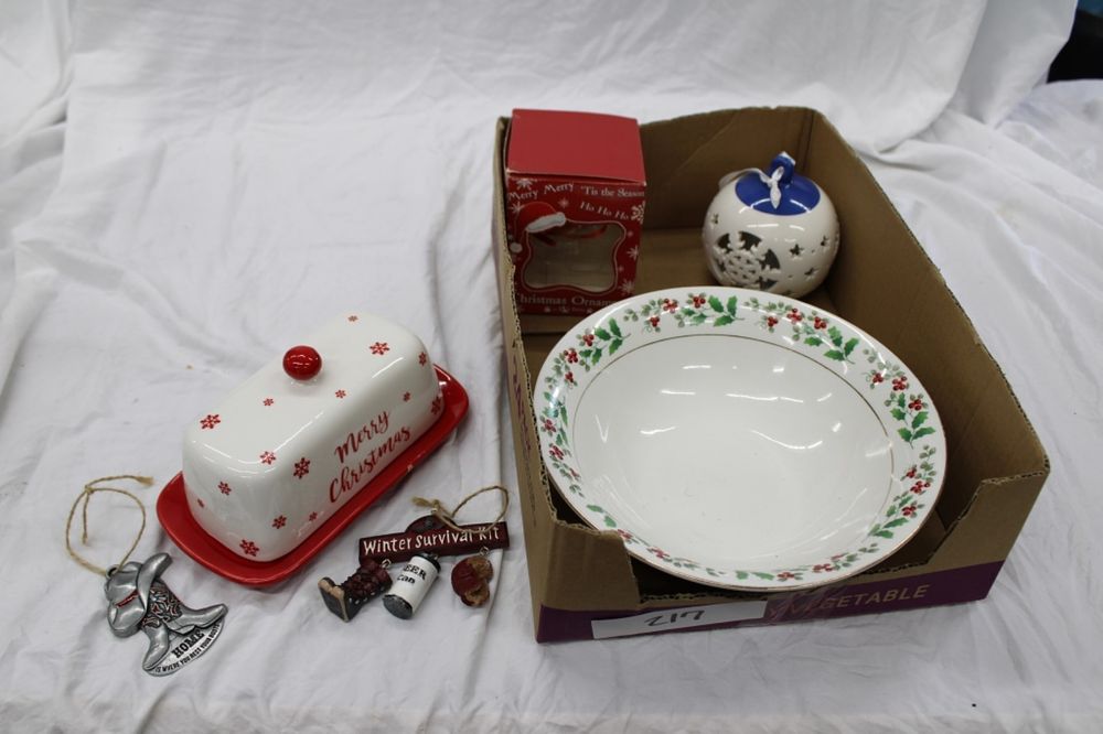 Lot 217: CHRISTMAS BUTTER HOLDER AND PLATE